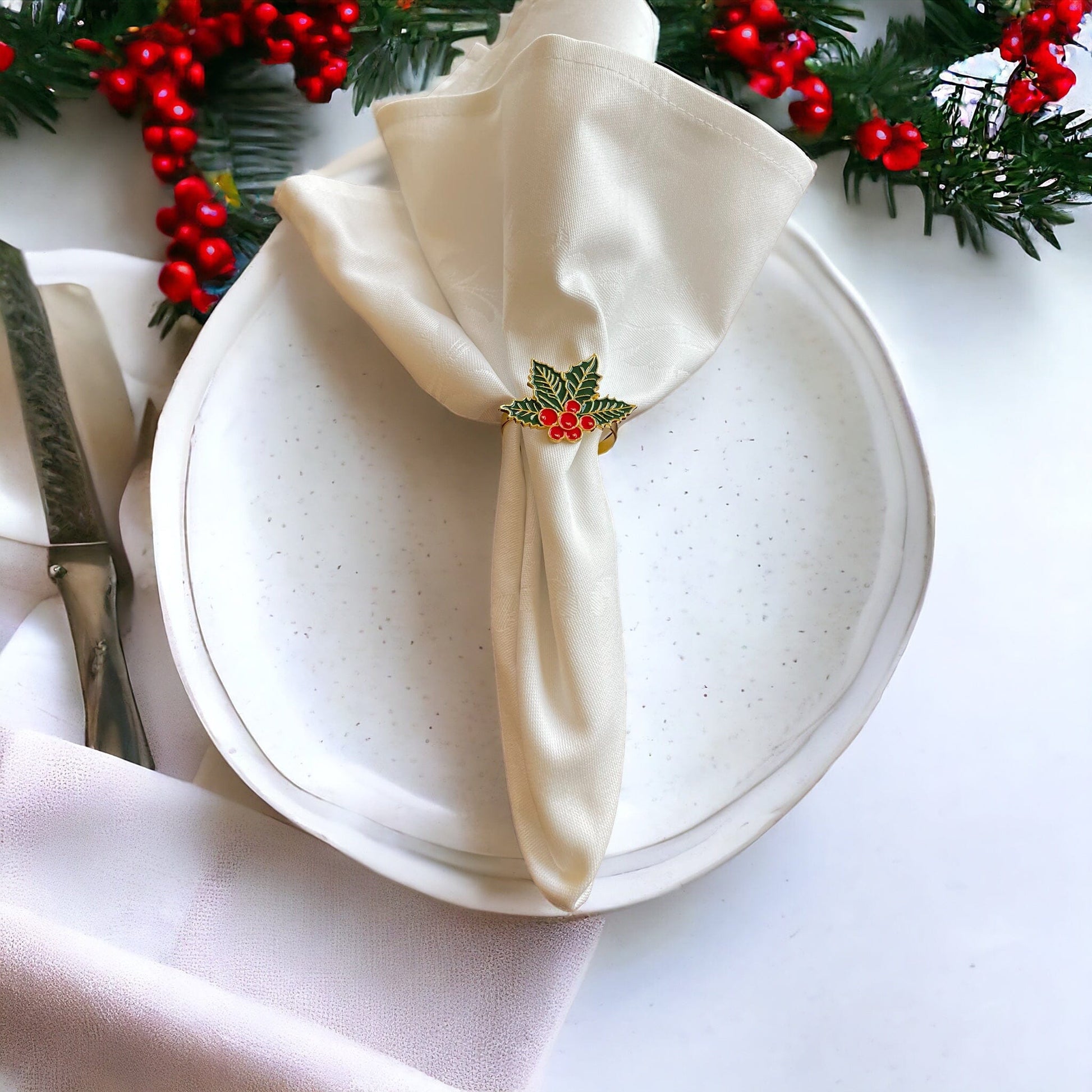 Anghild's Table Christmas napkin ring Christmas Holly Napkin Rings set of 6