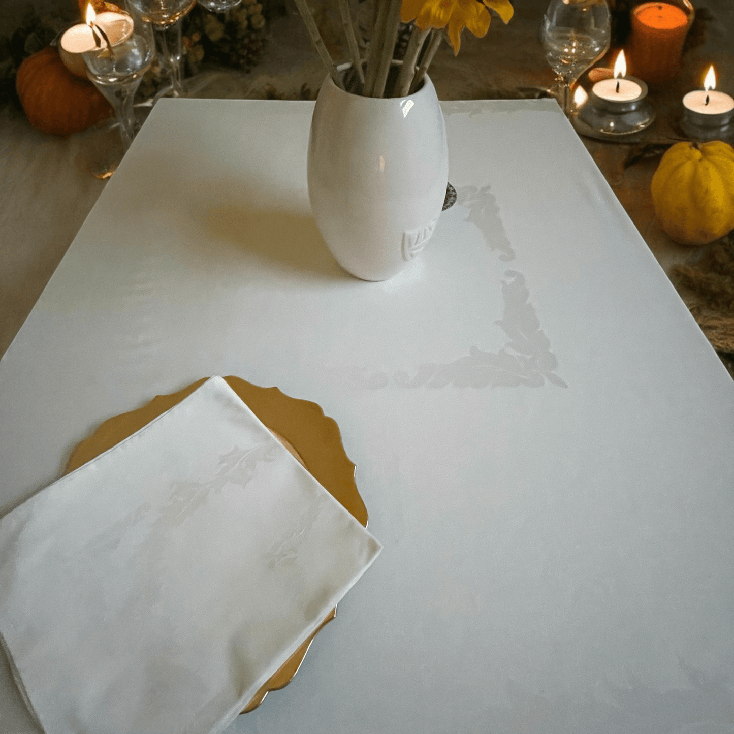 Generic Damask Table Cloth Baroque Damask Tablecloth